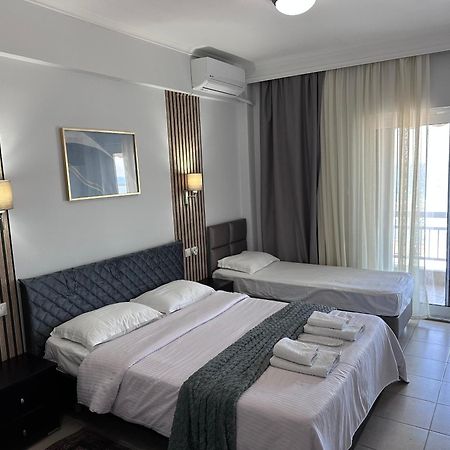 Vento Di Mare Apartment Peraía Екстериор снимка
