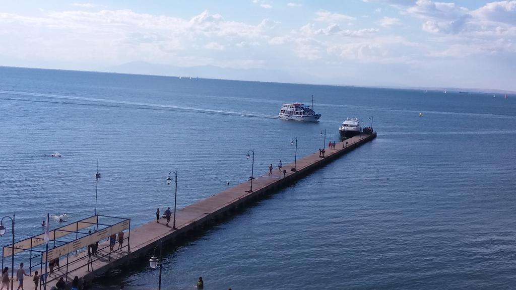 Vento Di Mare Apartment Peraía Екстериор снимка