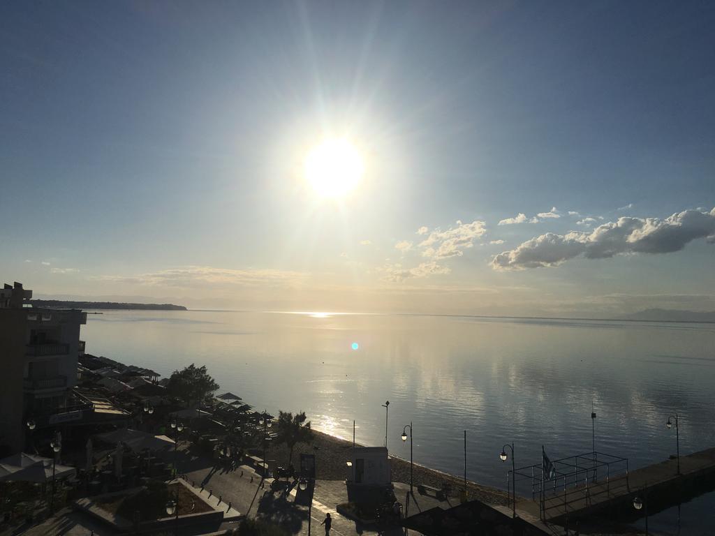 Vento Di Mare Apartment Peraía Екстериор снимка