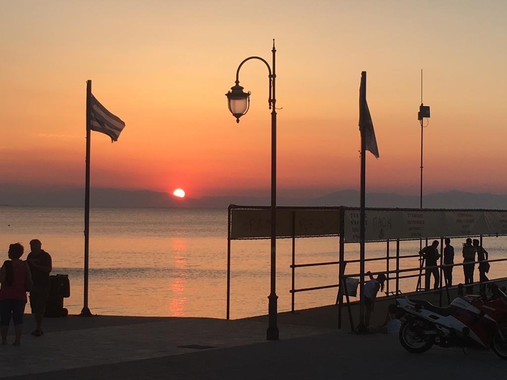 Vento Di Mare Apartment Peraía Екстериор снимка