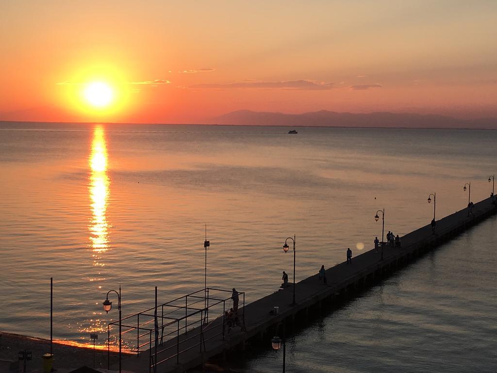 Vento Di Mare Apartment Peraía Екстериор снимка