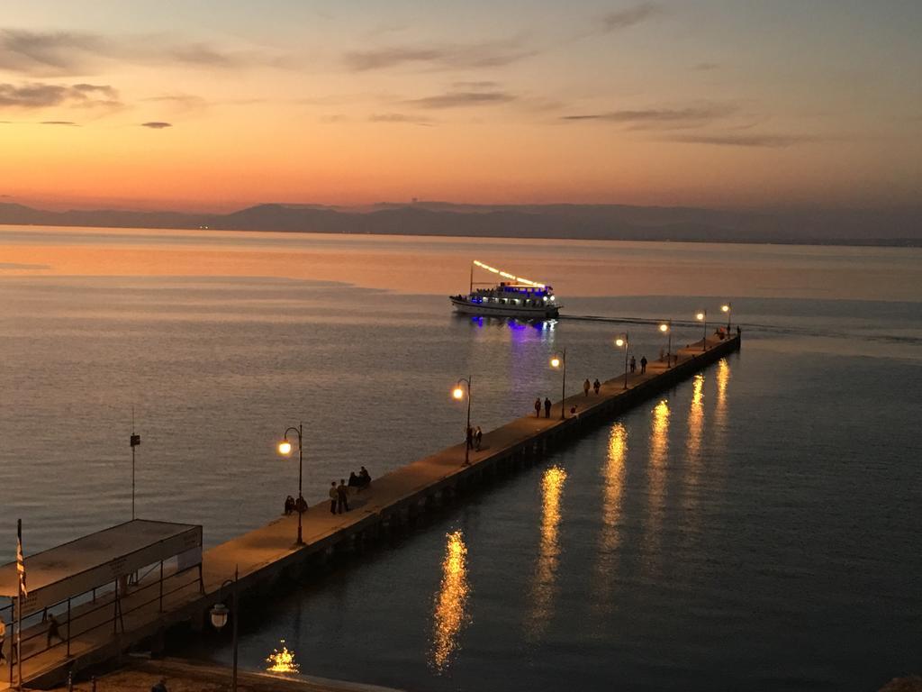 Vento Di Mare Apartment Peraía Екстериор снимка