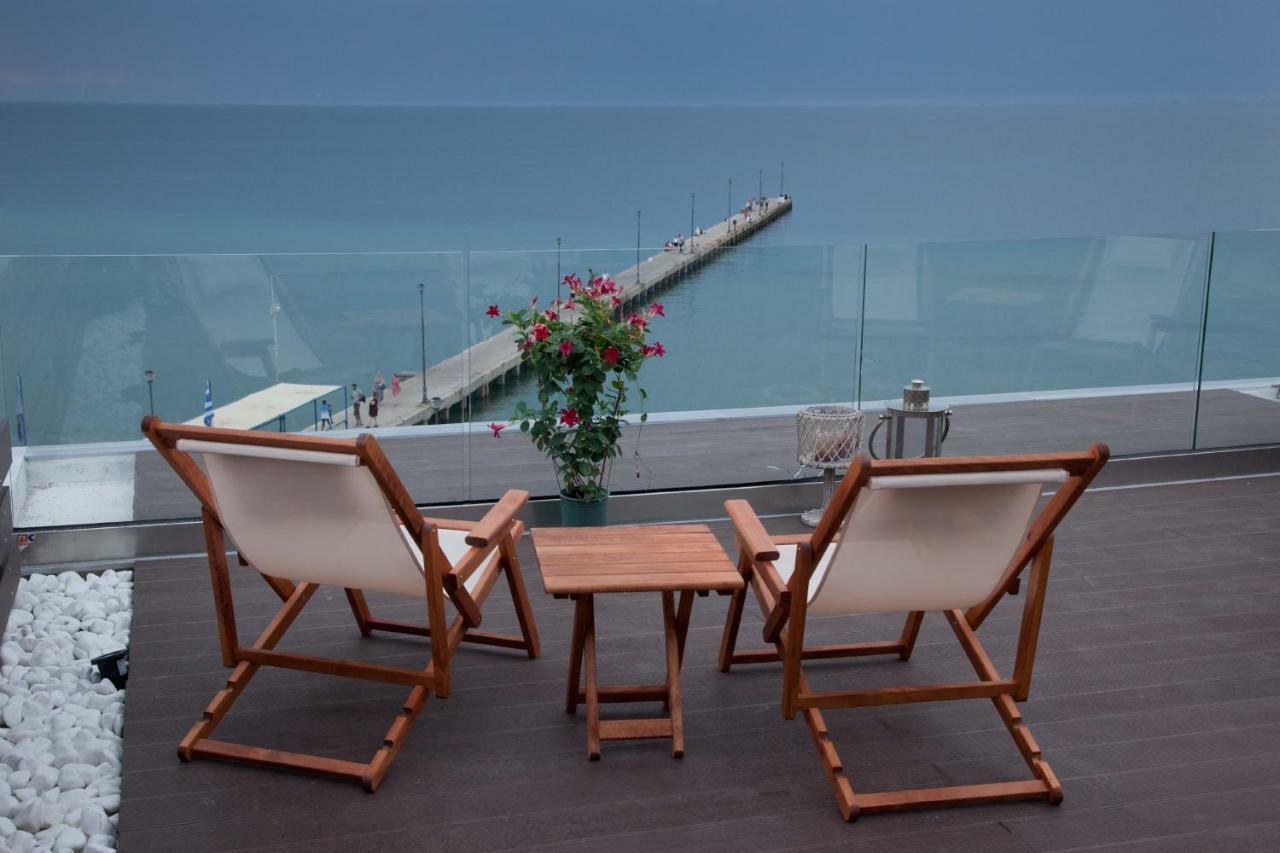 Vento Di Mare Apartment Peraía Екстериор снимка