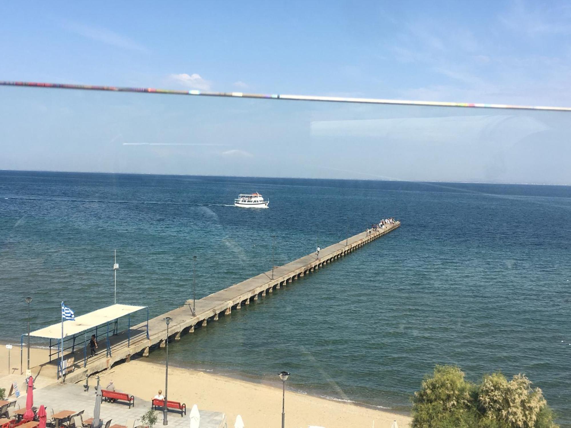 Vento Di Mare Apartment Peraía Екстериор снимка