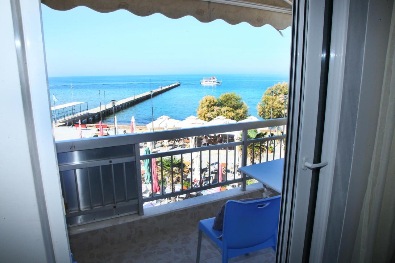 Vento Di Mare Apartment Peraía Екстериор снимка